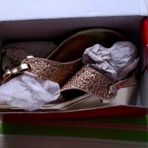 Beautiful pair size 7 sandals